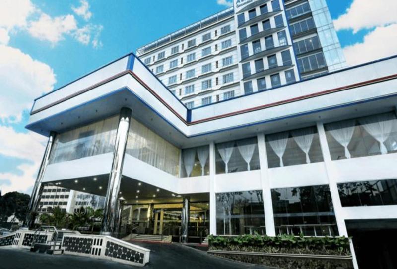 Grand Asrilia Hotel Bandung Buitenkant foto