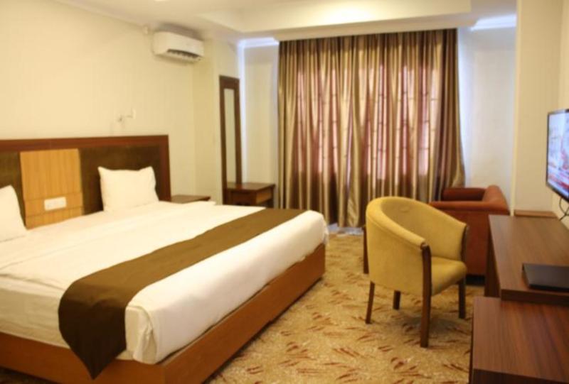 Grand Asrilia Hotel Bandung Buitenkant foto